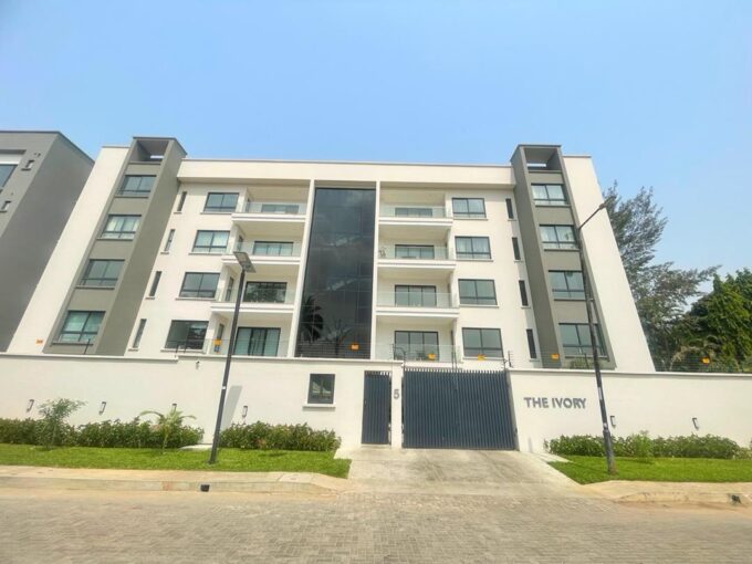 LUXURY 3 BEDROOM APARTMENT WITH BQ FOR SALE !!!